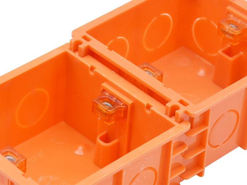 86自扣无缝底盒 86自扣无缝底盒